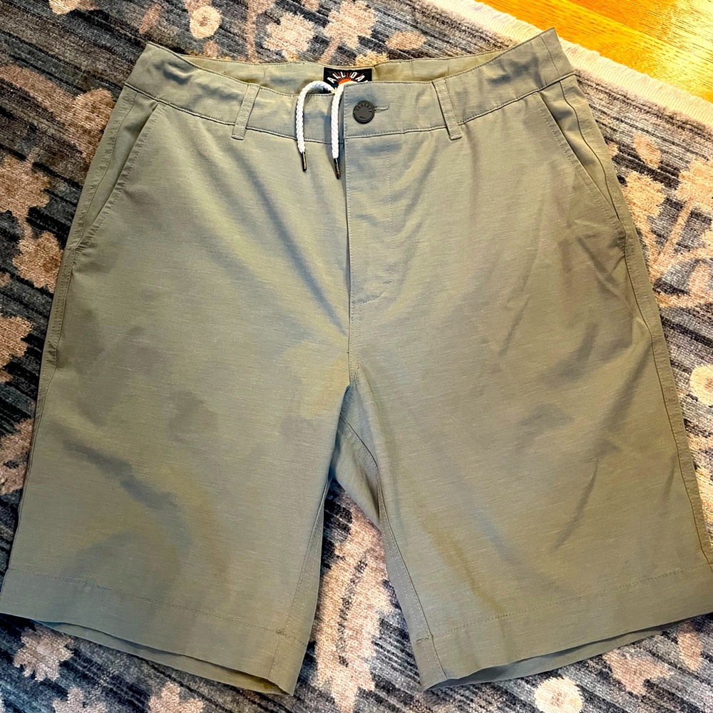 Faherty Olive Cotton-Blend Flat Front Shorts